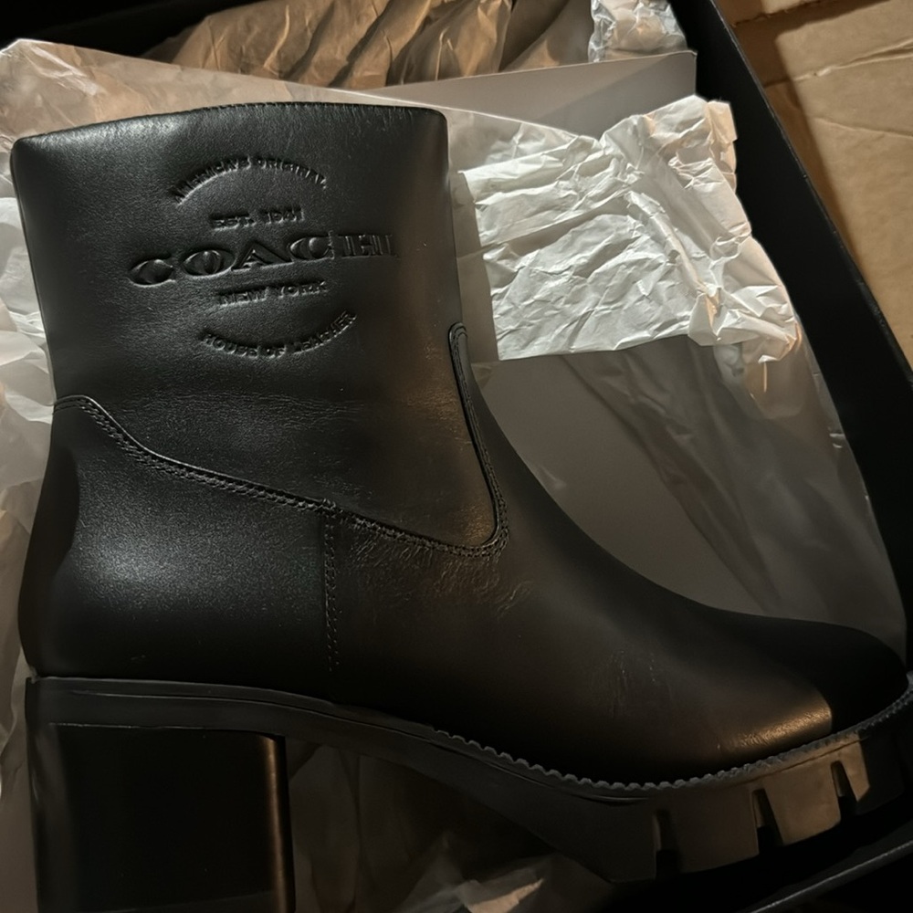 coach women’s ankle boots new size 8.   #12 - Picture 2 of 7